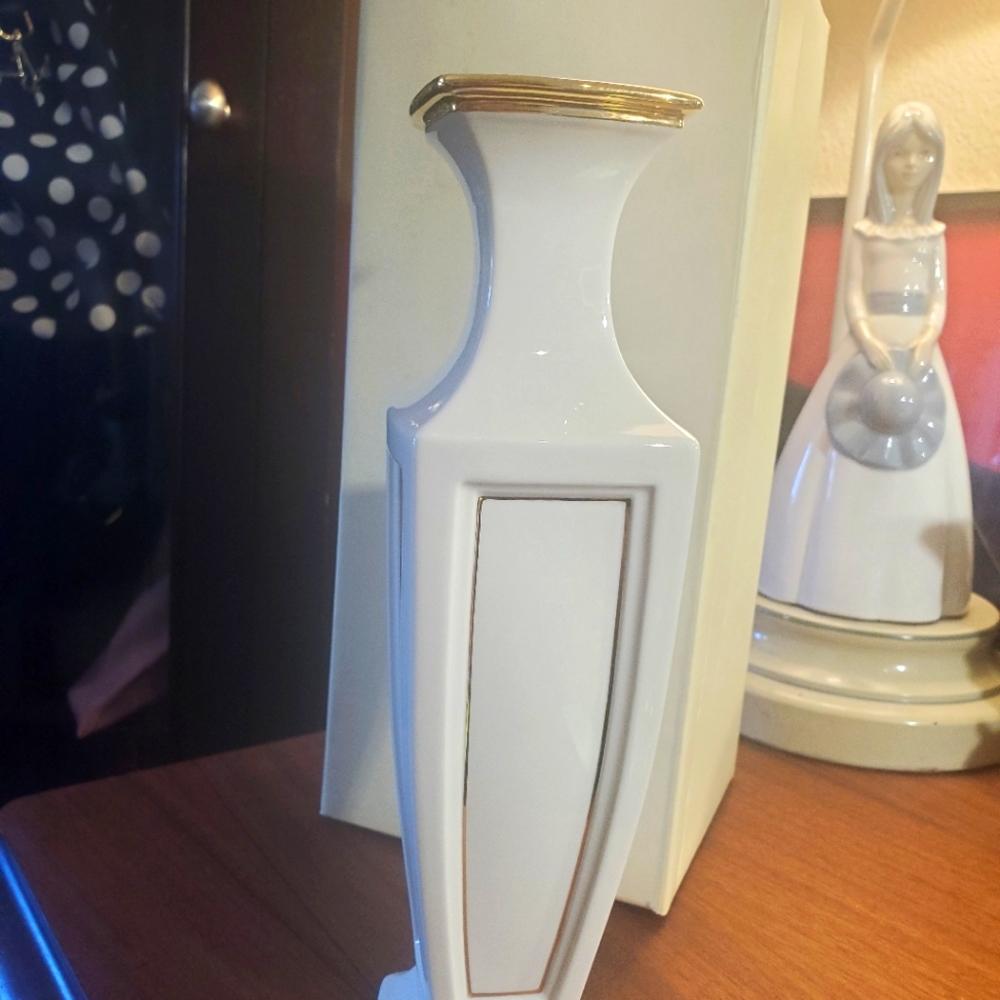 Lenox eternal bud vase